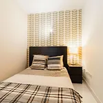 Nice Apartment In Heart Of The Batignolles