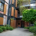 Nice Apartment In Heart Of The Batignolles